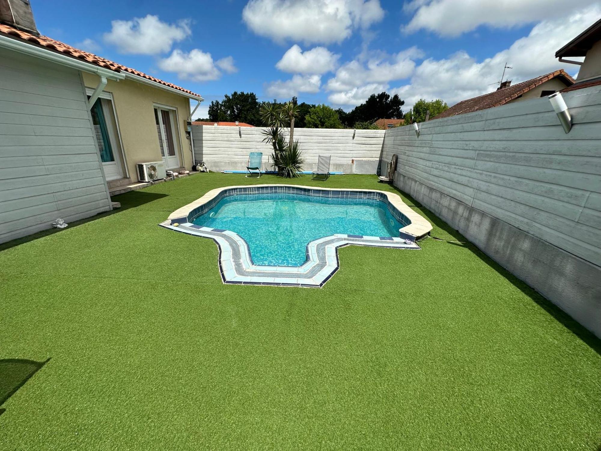 Maison Familiale Avec Piscine *